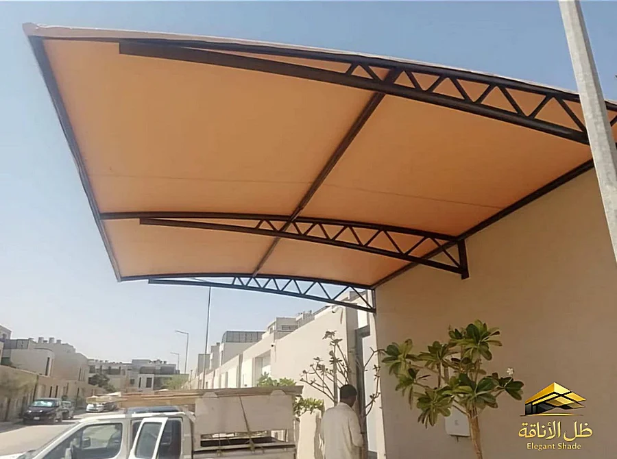 تنفيذ مظلات سيارات في حي البساتين - ضمان 10 سنوات